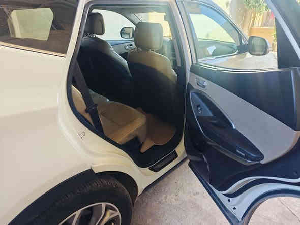 اخوان عندي سياره للبيع سنتافي موديل 2015  محرك 6 س
خليجي بدون صبغ بدون اي حادث نضافه 100%
 سقف بانو راما
كشنات جلد وكهربائي 
رقم اربيل شرط تحويل 
مرايه شفط داخل اسود وبيجي 
سياره فول واحد على واحد 
باسم اخويه السياره 
الشراي يتصل على هذا الرقم 
***********
***********
سعر السياره 225 وبي مجال الحمدانية
