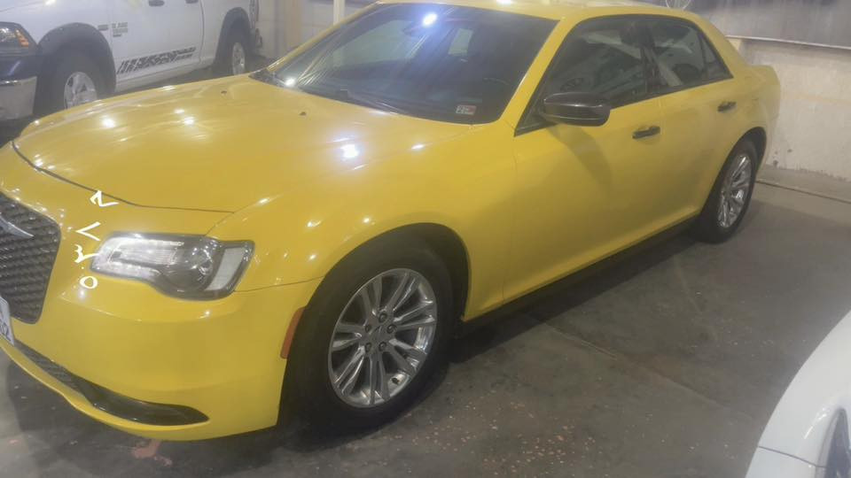 سلام عليكم 
اوباما S فول عده الفتحه
رقم واسط بسمي 
بيها بس بنيد مبدل 
بدون ايرباك تخم تايرجديد 
السياره مامشتغله ابد ماصاعد بيها عبري 
اصل 17 صايره 22 السعر 200وبيها مجال 
مكان السياره واسط الكوت 
رقم المبايل ***********

غير متواجد عل فيس
