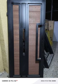 عندي باب اثنين الطول 230والعرض 110 معا الشباك متر السعر  1450بي مجال ر...