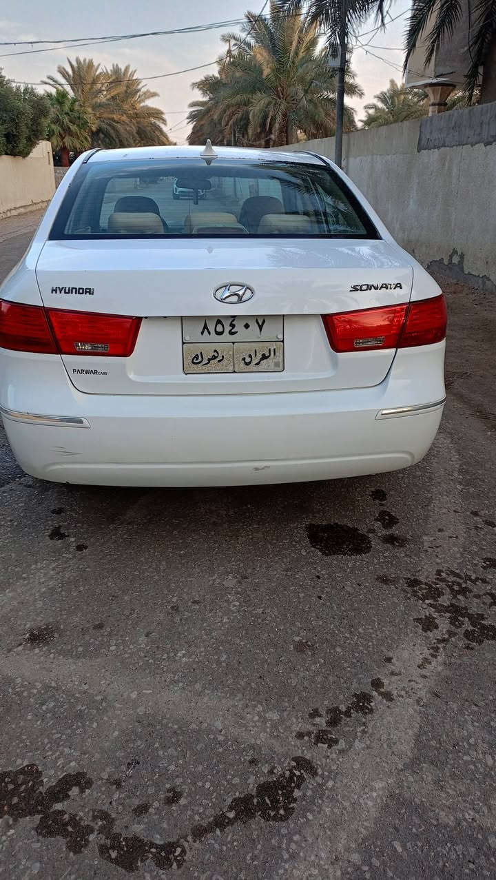 السلام عليكم للبيع سوناتا 2009 وارد امريكي فقط جاملغ خلفي بيه صبغ سياره جديده مكينه تبديل قبل سبوع سياره كلش نظيفه وصدر وتبريد جديد ماشيه 195 الف سعر 123 ورقه رقم مبايل ***********
