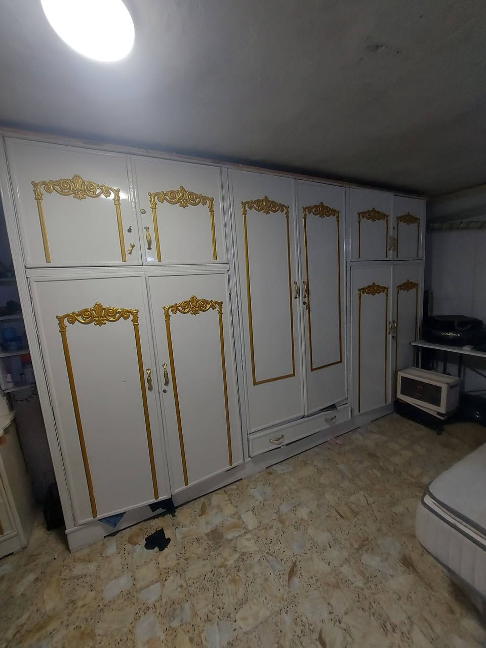 غرفه   فقط جربايه وكنتور  لبيع


**إذا كنت صاحب هذا الإعلان وتريد حذفه لأي سبب، رجاءا أرسل رسالة إلى الدعم الفني**