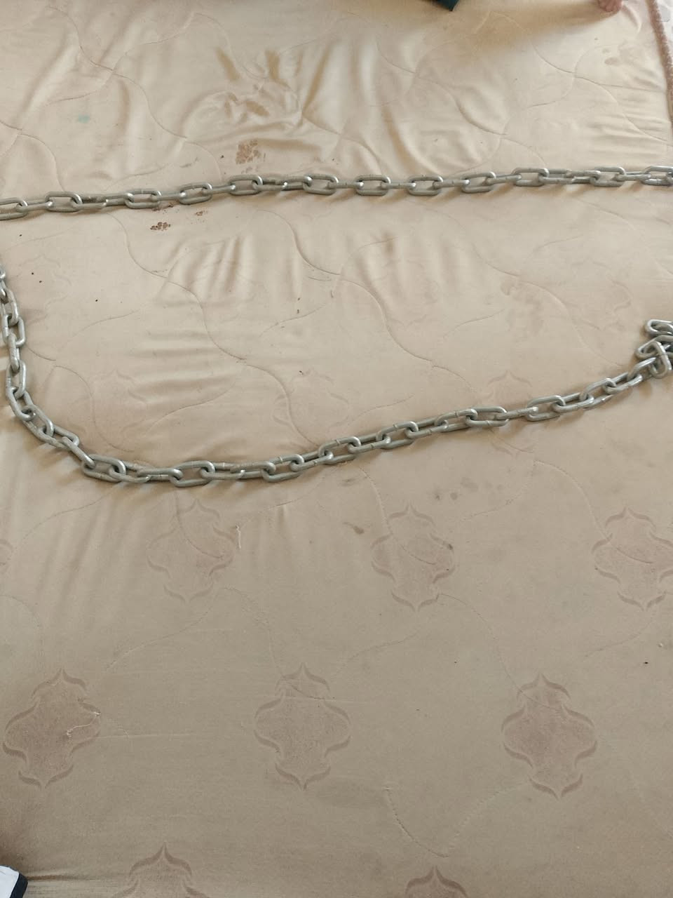 سنسله الطول 5 متر بعده جديده السعر 18 الف دينار ***********
