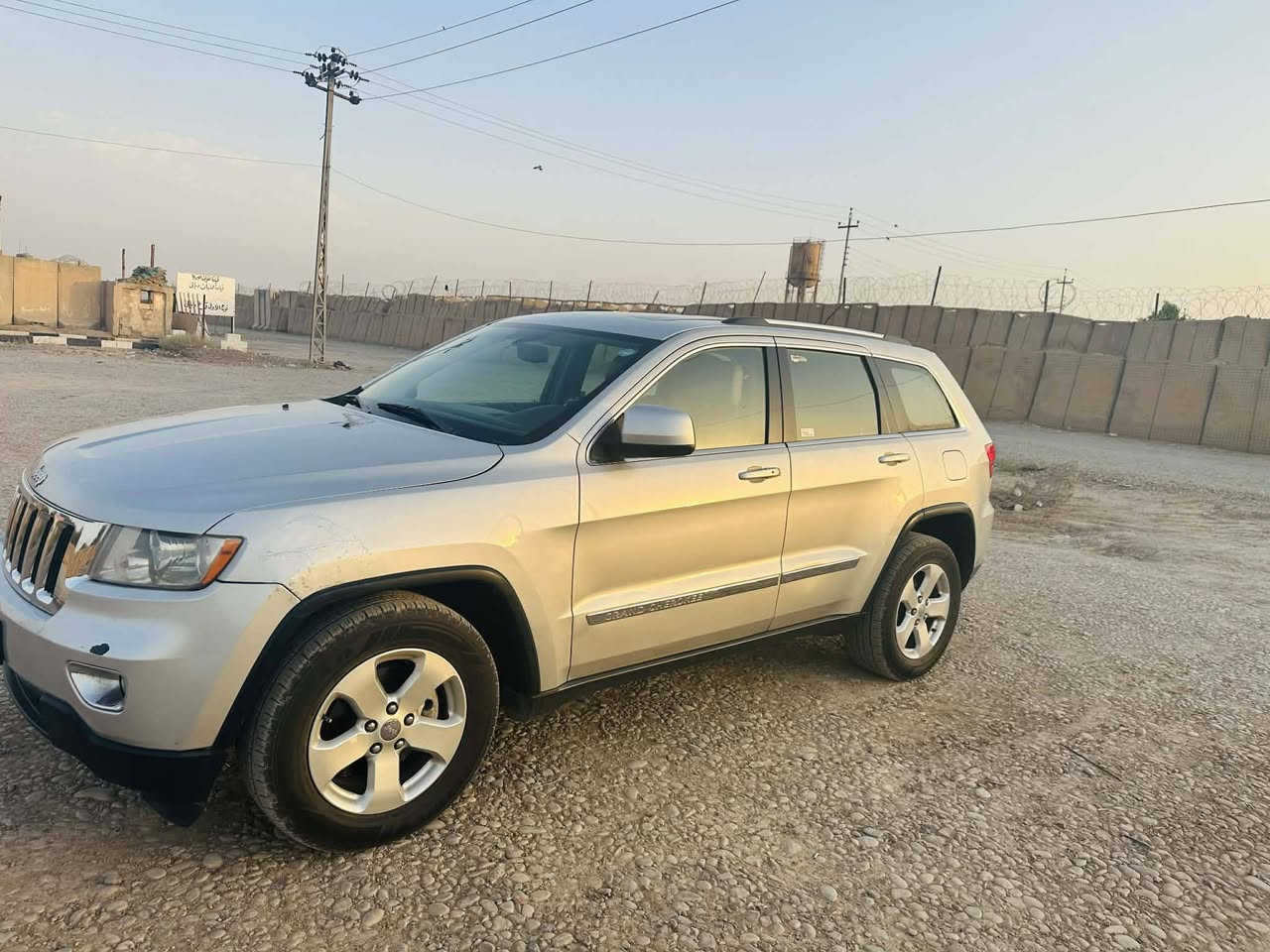 جيب لاريدو موديل 2013 
السياره وارد امريكي
الضرر تبديل بابين بلادي مثل ما موضح بالسونار المرفق مع الصور 
الرقم اربيل باسمي 
سنويه لعام 2030 
مواصفات
فتحه سلايد روف
بصمة تشغيل عدد
 بصمة ابواب
كشن كهرباء
كشنات جلد
شاشه 
ويل كروم بلادي
حساسات خلفيه
كامرا خلفيه
فول تحكمات
فور ويل
وباقي المواصفات المعروفه
175 وبيها مجال قليل حك الجيه 
مكان ديالى بلدروز 
للاتصال ***********
***********
