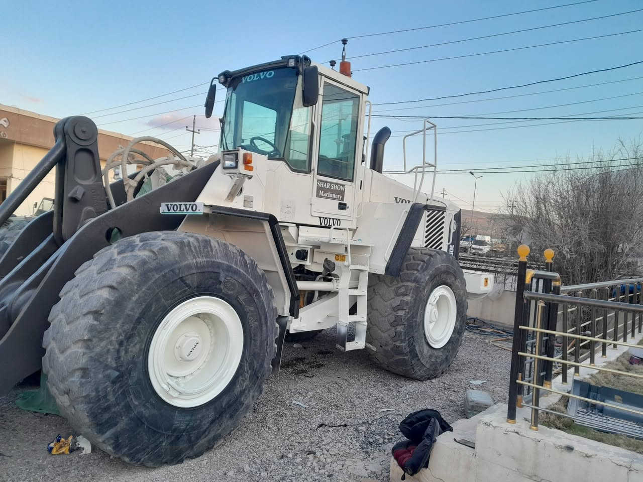 للبيع موديل ٢٠٠٢ بمنزل ***********
