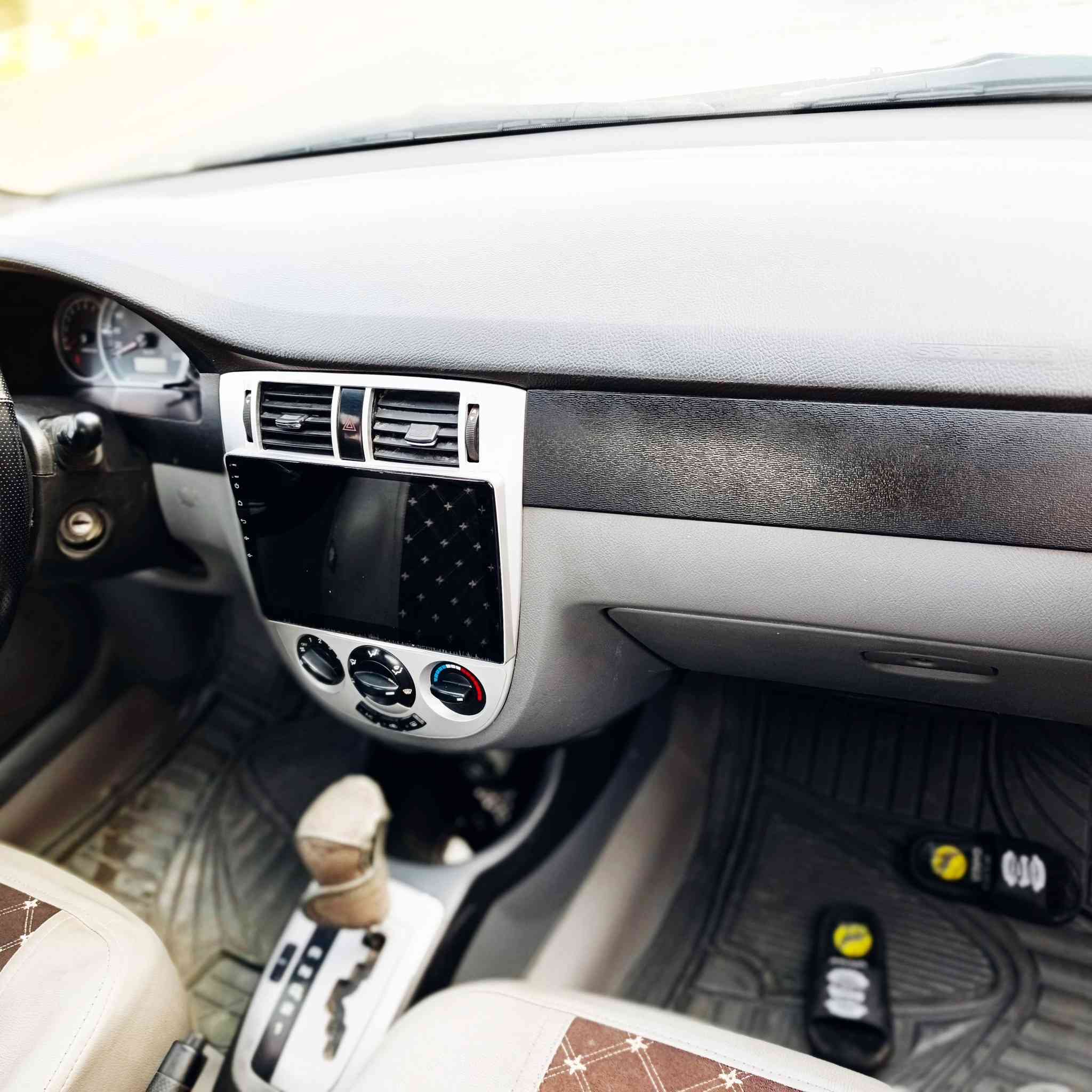 السلام عليكم بيع مستعجل بسعر ٩٣ورقه اوبترا ٢٠١٢ اوتماتيك بوضع الشركه جاهزه من الدعاميه للدعاميه وضع شركه 
كفاله عامه من الصبغ والتبديل ماشيه ١٦٠حقيقي 
للسعر ٩٣ورقه  رقم بغداد دولي بأسمنا شرط التحويل
مكان السياره صلاح الدين 
***********
***********
