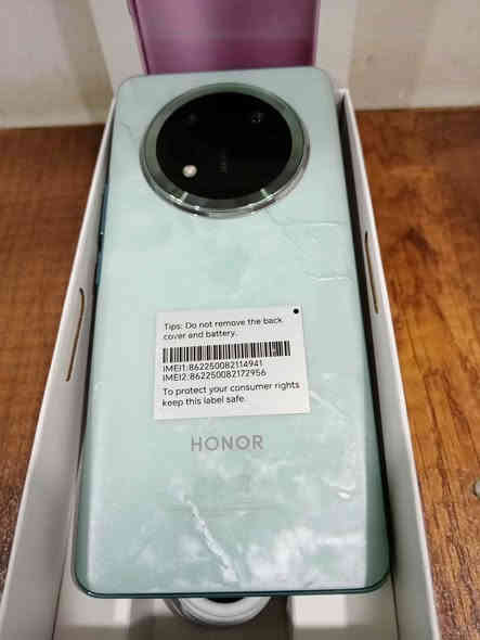 سلام عليكم  جهاز هونر X9C  للبيع  فقط  ذاكره  256.  العشوائي 12  جهاز نظيف مكاني بغداد  السعر 275.  وبي مجال   ***********  متواجد واتساب
