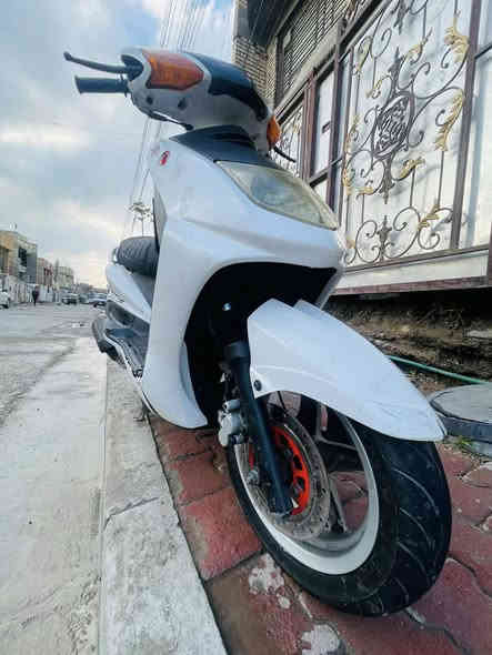 السلام عليكم
للبيع ( سكنس ) دراجه كامله وما بيه اي نقص.
محرك مكفول كهربائيات كله شغاله عليه ادامه
تاير خلفي تاير امامي دهن ام زويل شوته دسكات 
قايش جديد درجه كامله وما بيه اي نقص ( مكان ) 
بغداد ( الحسينيه) سعر ( ٦٧٥) وبيه مجال شراي اتصل 
وادلل *********** / 👍
