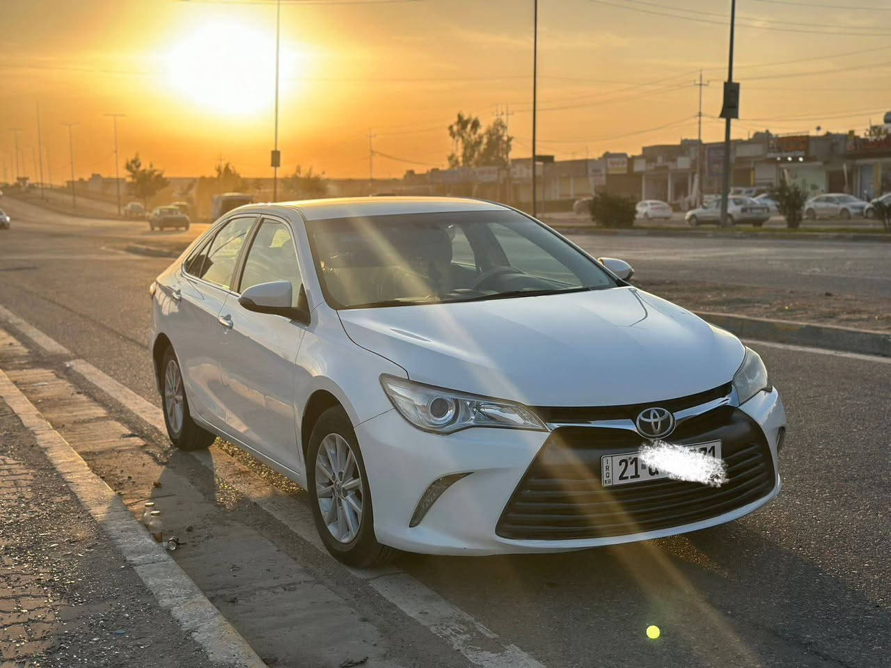 كامري خليجي 2016
ابيض ثلجي  مواصفات GL
كير ومحرك شرط ما مفتوح ماشيه 130 KM 
سنويه وهزه ورقم كله جديد بسمي  
4 تايرات جديده  بطاقه بنزين 
بيها ثلاث مكانات صبغ بدون دواخل   
موجوده في السونار 
مكان السياره كركوك 
سعر 175 وبي مجال 
استفسار ***********
