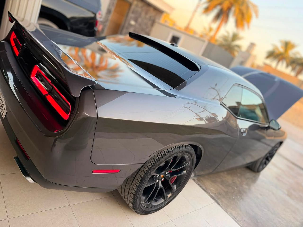 للبيع 
جالنجر 
موديل 22
                                                                              5700 RT
ماشيه 39 ميل 
السياره كلش جديده 
حادثه جاملغ وبنيد وقطعتين صبغ 
كير مكينه كفاله 
عليه برمجه وفتح فصله يم ايكل 
سقف روز رايز 
واناره محيطيه 
ويل مال اس ار تي 
نصبته حلوه ومال جناي 

عنوان بغداد 

السعر ١٧١ وبيه مجال بسيط 

رقم ***********
