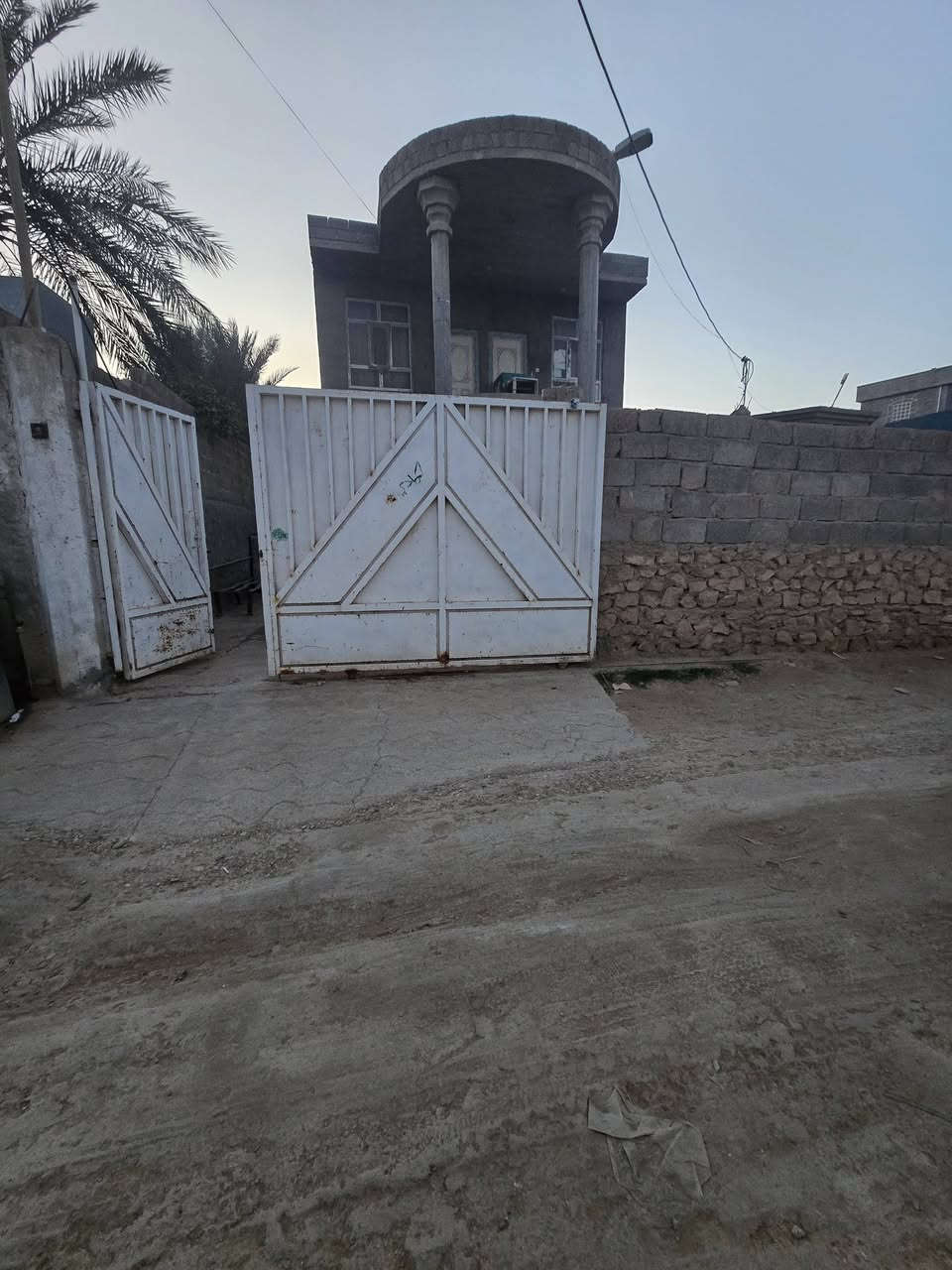 دار قرب التخصصي مال الأسنان في حديثة 
مساحة ٣٣٥ طابقين
السعر ٦٨ وبي مجال 
للاستفسار اكثر مراسلة الصفحة او الاتصال ***********
