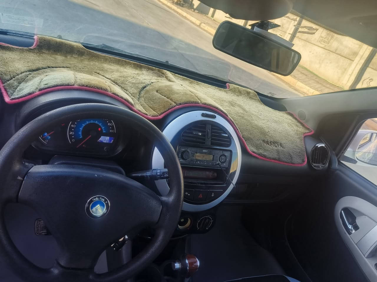 باندا مديل 2016  نظيفة جدا السعر ٤٩قابل للتفاوض المكان كوت 
التواصل على الرقم ***********
بيع أو مراوس
