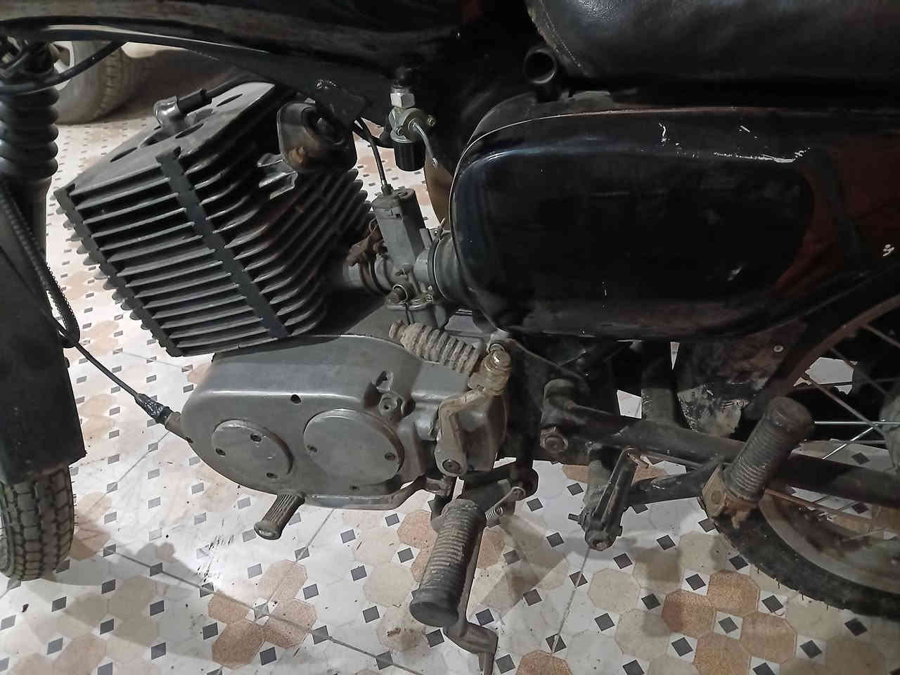 السلام عليكم  للبيع دراجة MZ موديل 88 قمبورة بدون رقم السعر مليون ونص
العنوان  بابل /المسيب 
***********
