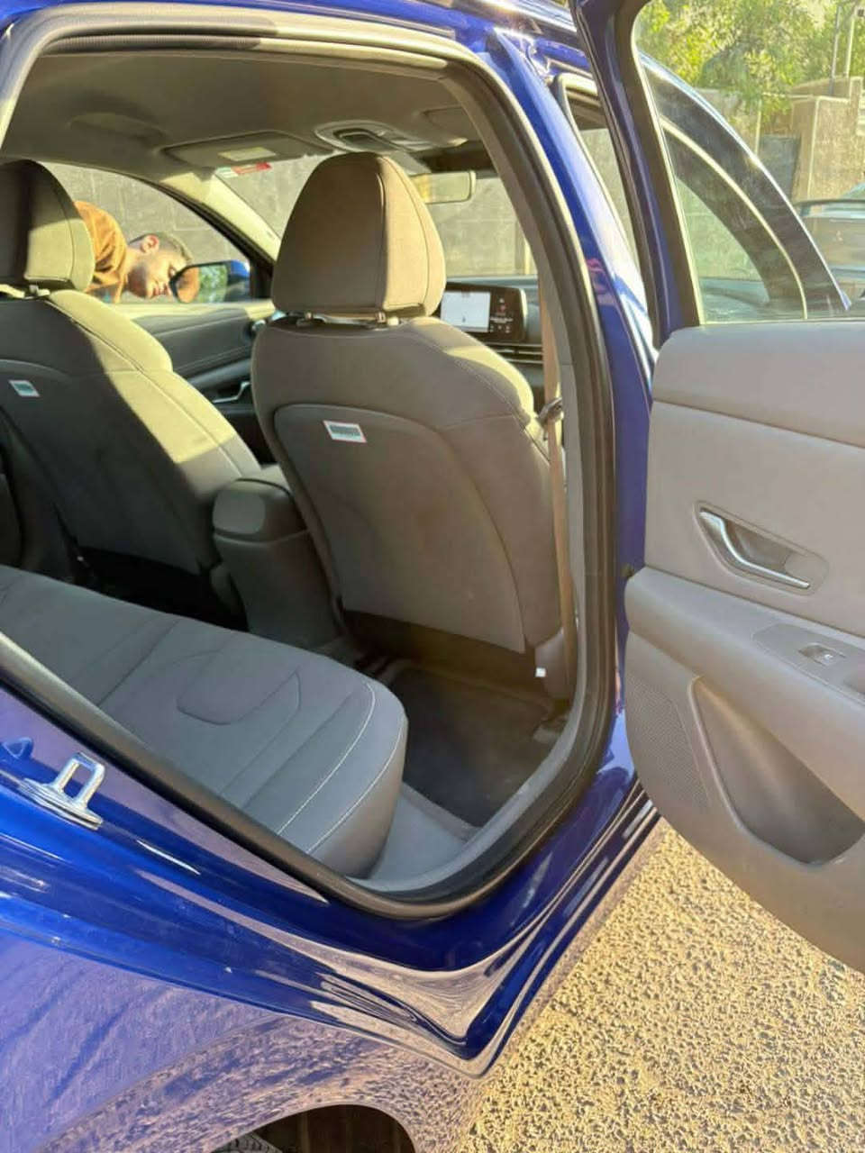 السلام عليكم النتره موديل ٢٠٢٣السياره مبدل بيها بس دعاميه خلفيه حدثها جدان بصيط موصفات كشنات تدفئه شاشه متصله ويل كب كروم فول تحكم سترن نقطه عمياء رادار امام خلفي تبريد بيانو السياره جديده بمعنه الكلمه ماشيه ٥٠ميل مامتوجد عله الفيس الي يحب يتصل واني خادم (***********) (***********) السعر (١٦٠)وبيها مجال بصيط حك الجيه
