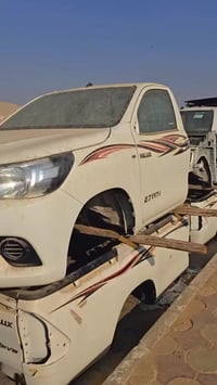 هايلوكس 2024 • كبائن وصناديق • قطع غيار تويوتا