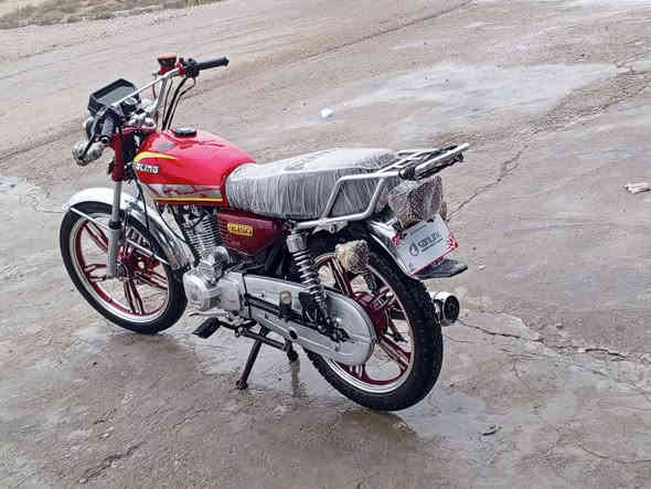 السلام عليكم مكلف ب النشر سيفان ،2024 جاهزة من كلشي. فقط نقص. باتري محرك مامفتوح أوراق كاملة ودراجة حلوة مكانهة ديالى ‏السعر 600   ***********‬
