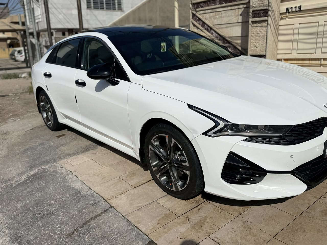 للبيع كي فايف K5 موديل 2023 
‎فول 1/1 ضمان الدوليه  بأسمي  فتحة سقف بانوراما
‏‎خليجي الشركة الدولية ماشيه (24500)
‏‎ 
‏‎محرك 2.0 الفين دوش المرغوب 
‏‎المواصفات
‏‎
‏‎دخول ذكي بصمة + تشغيل عن بعد
‏‎شاشة اصلية + كاميرا دواره
ابل كار بلي أندرويد 
‏‎حساسات امامي خلفي

مصابيح هيلوجين ثلجي 
‏‎المصابيح الامامية زنون +LED
‏‎المصابيح الخلفية LED
‏‎اضائه

‏‎مقاعد مخمل  + كهرباء 
‏‎سايد بريك كهرباء
‏‎مثبت سرعة
‏‎فول تحكم ستيرن
‏‎5 وضعيات قيادة SMART-ECO-COMFORT-SPORT-COSTOM
‏‎مري كهرباء شفط 
بصمة عدد 2 
‎تبريد قطعتين
ملاحضه رصعه خفيفه بل جاملف الامامي   والبنيد بي قطعه صغيره اثر طابوكه سويها بل جهاز pdr والباقي كله مكفول من البارد والصبغ والتبديل 

مكان السياره بغداد السيديه 
 للاستفسار على ***********
السعر 225 وبيها مجال بسيط
