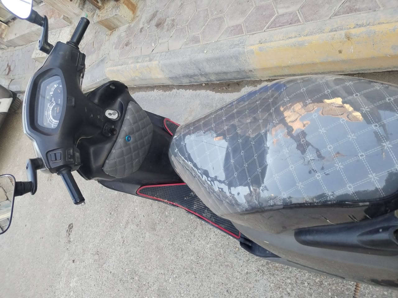 سبيسي ياباني مكفوله فقط مبدل زنجيل 

***********
