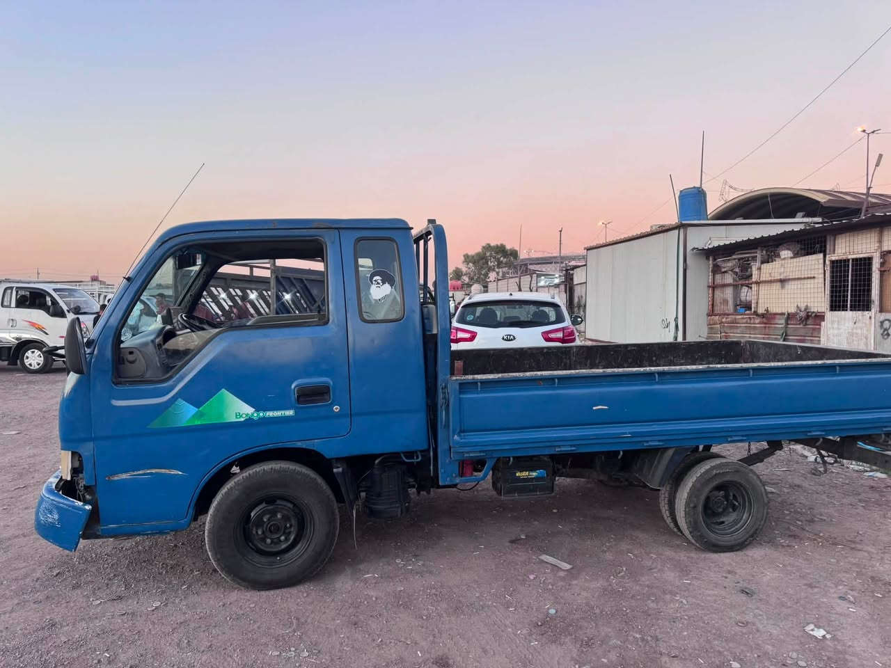 كيه فونتيره قلاب موديل 98 
رقم واسط تحويل مباشر 
مكينه تجفيت جديد 
رايدتر جديد 
تانكي جديد مال كنتر محور
لايتات زنون
السعر 49 
*********** مكان مدينه الصدر
