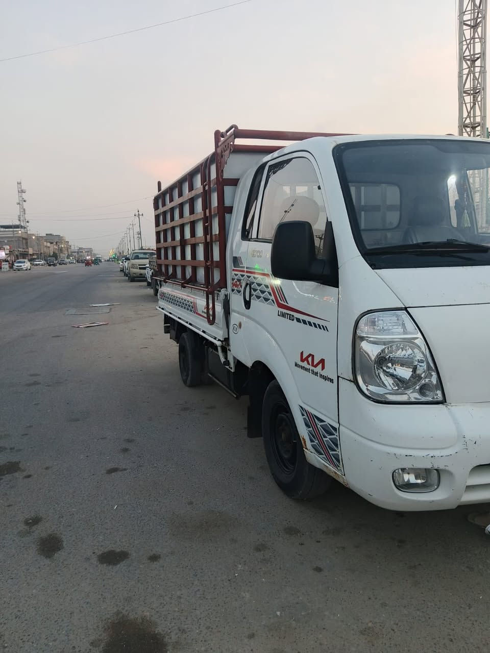 كيه بنكو2007  كير محرك اكسن شاصي مكفول رقم انكليزي موديل 2007 محرك 2700 سياره نضيفه وجاهزه حداديه تختم تاير كهربائيات كلها شغاله مابيها نقص الشراي يتصل مكاني بصره رقم بغداد مشروع وطني. /***********
