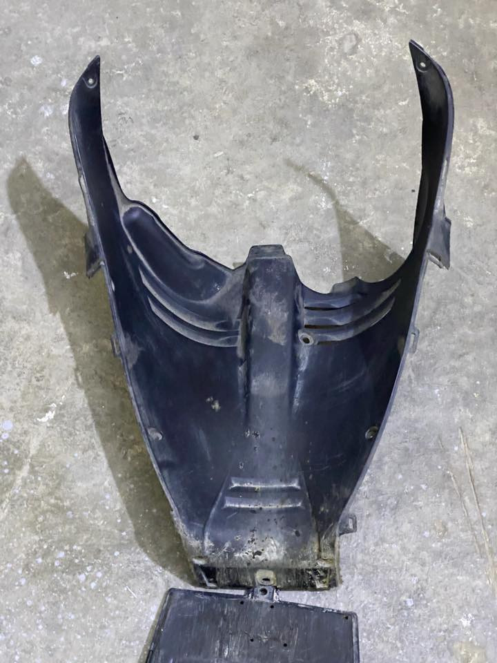 سلام غراض PCX جيل ثاني حاضن طين 
كفرات صفاحه وتريشه جوة يمنه وبچم يسرة فقط 
دوسات عدد ثنين 
سيبايه تشد عليها غراض 
مازدة بلاديه حلوة وشغاله 
***********متوفر واتساب بغداد حي ور
