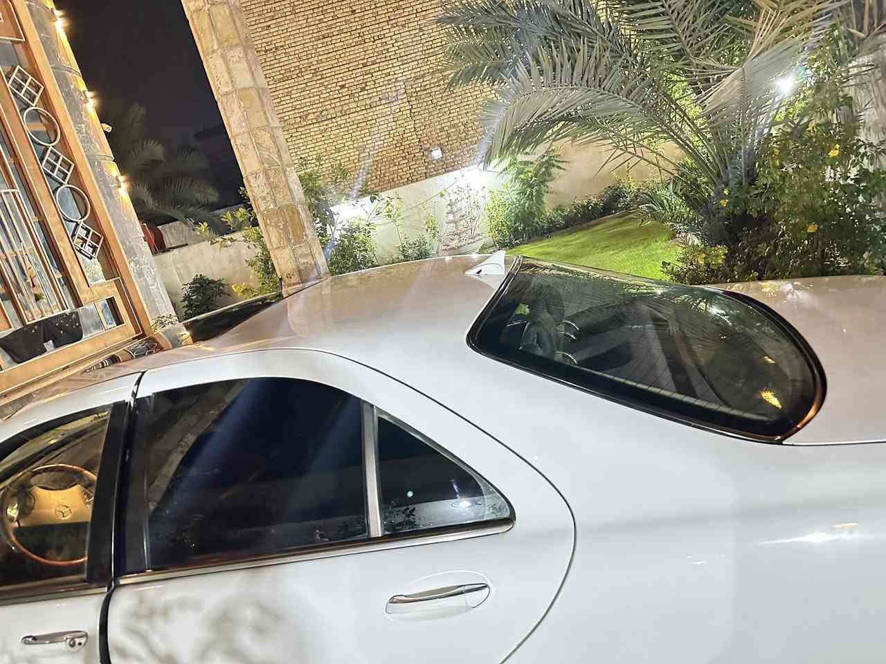 غواصه 2001 حجم 320 
رقم بغداد مشروع وطني  تحويل بنفس اليوم 
سياره فول واحد على واحد كشنات جلد تدفئه  وتبريد فتحه تحكمات ستيرن شاشه سياره حداديه بالباكيت تخم تاير غرفه كامله جديده حيل  
عوزها ترتيبات بسيطه 
بيها قطع صبغ 3 او 4 بدون داخل 
سياره خير من الله جاهزه و نظيفه 
مكاني ناصريه مركز 
‏***********
السعر 88 وبيها مجال ماكو هيج سعر بهل النظافه 
تحياتي لكم
