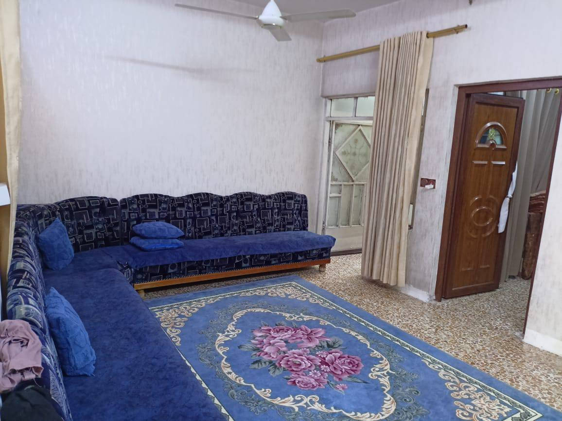 السلام عليكم دار للبيع فول نضافه حي الملايين الثانية قرب مخزن السيراميك مساحه 140غرفه نوم واستقبال وهول وسط ومشتملات داخل ومطبخ وكراج الاتصال على الرقم ***********
