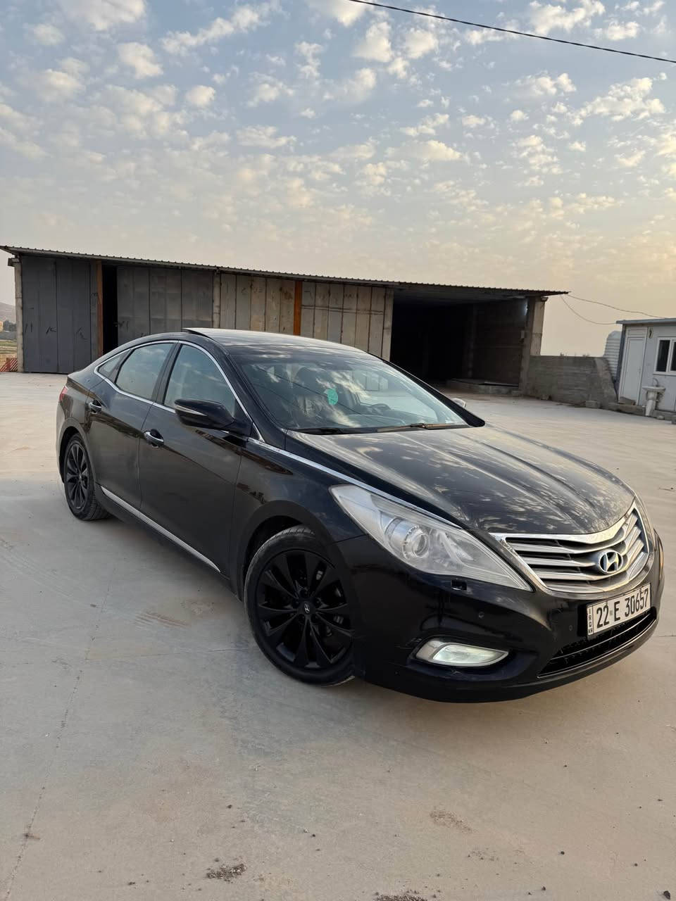 azera2014 ئەزیرە 
فوول مواسەفات قەپات سحر 123 وەرەقە 
مەکینە 4 بستوونە مەکینەی کرایتەوە
170 هەزار km روویە 
هیج سبۆخی نیە بەس دەرگای پیشت سەکنی یەک دۆز ساردە نیشان کردەوە سنەوی و رەقم شتی هەموو نۆیی کرایتەوە لە هیجی نەقس نیە کارەبات گیر و مەکینە بە شەرت هەموو شتیکی بە شەرت دەتەم بە ناوی خۆمە 
تەحویل غرامە بە شەرت سحری 123 وەرەقە مەجلا 
رەقم *********** مخمور, أربيل
