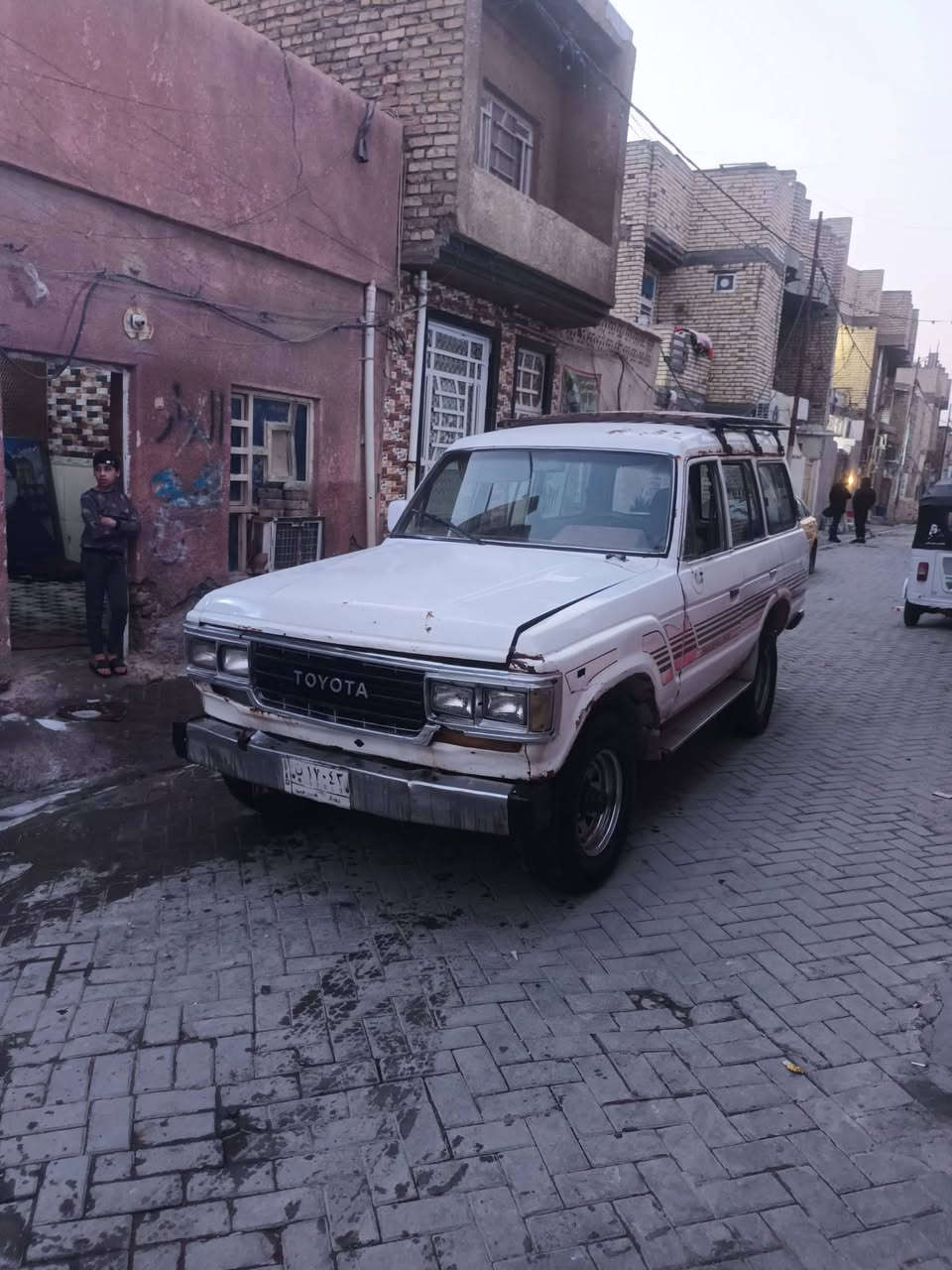 لاندكروز مكينه ففتي تلتالاف كير عادي جدد موديل 82رقم بغداد الماني تحويل ثاني يوم بكاني بغداد مدينة الصدر وليحب يخابر رقمي *********** وسعر 26ورقه وبيه مجال الطيبين
