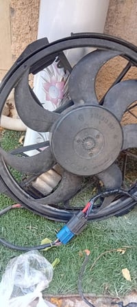 وبركاته عندي بنيد مال ٥٢٥ ومروحه مارسدس وكيجات للبيع قيم واخذ رقمي 078...