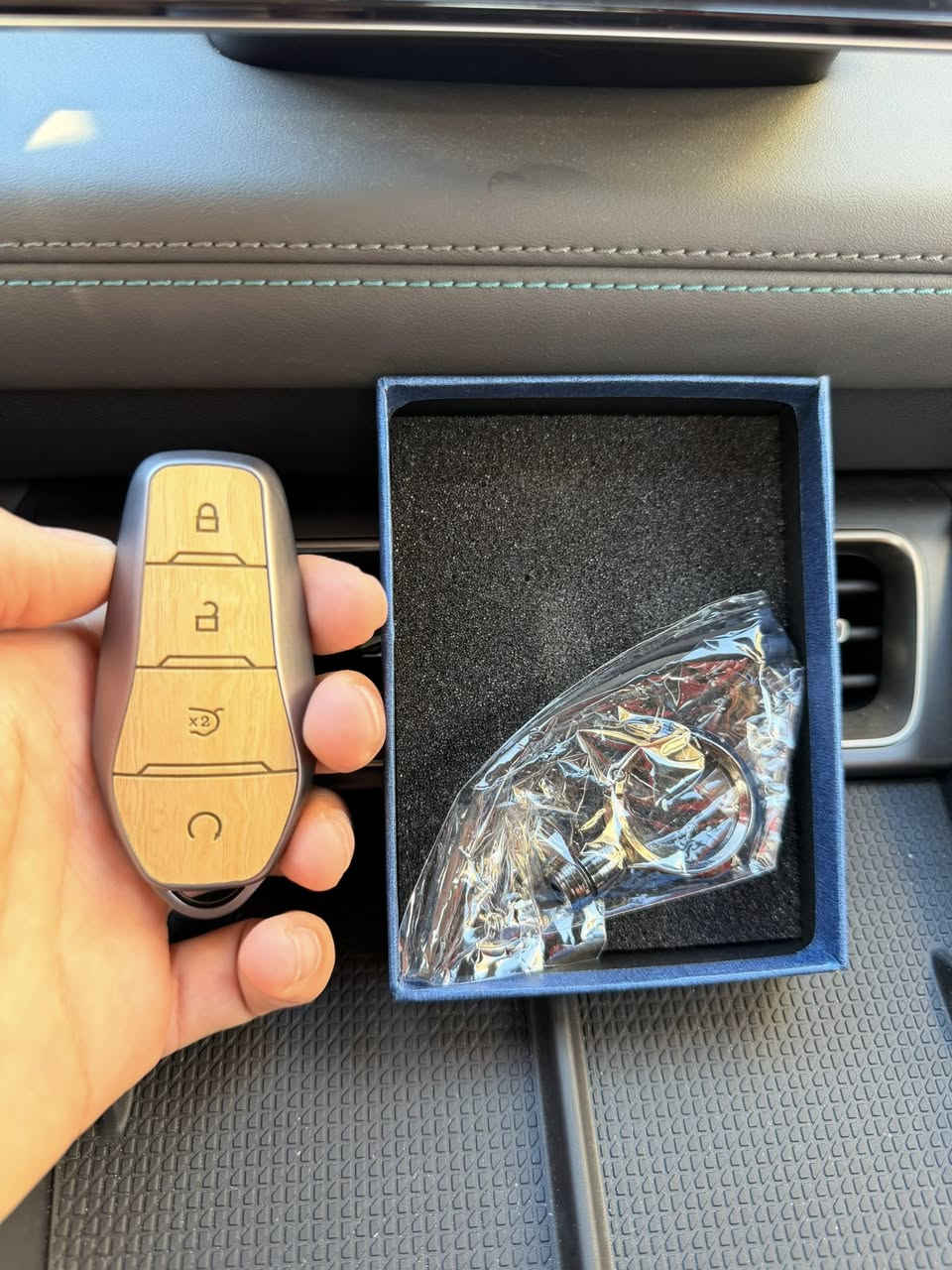 لزكات للشاشة الكبيرة والصغيرة ❌

جنح خلفي BYDمتوفر لجميع الفئات❌

دواسات  اربع قطع لكل باب جوكر❌

مري باتمان Seel 5 / جن بلس / دسترويد❌

يدات باب  والطاسات Seel 5 / جن بلس / دسترويد❌

ربل حماية للصندوق لكافة الفئات❌

كفر بصمة ❌

انارة روز❌

 للاستفسار ***********
