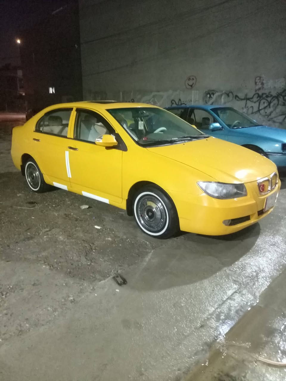 ليفان ٦٢٠ موديل ٢٠١٣ شرعي بالموصل كابون بنزين بيها مكينه وكير شرط طخم وره وكدام جديد هيه وغرامات صفر مصبوغ عام جملي مبدل بوند وجاملغ سعر ٤٣ وبيها مجال *********** سنوي ٢٩ رقم وسط
