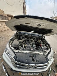 تيوتا هايلوكس موديل 2025 زيرو ماشيه 2000 رقم صلاح الدين على وضع الشركه...