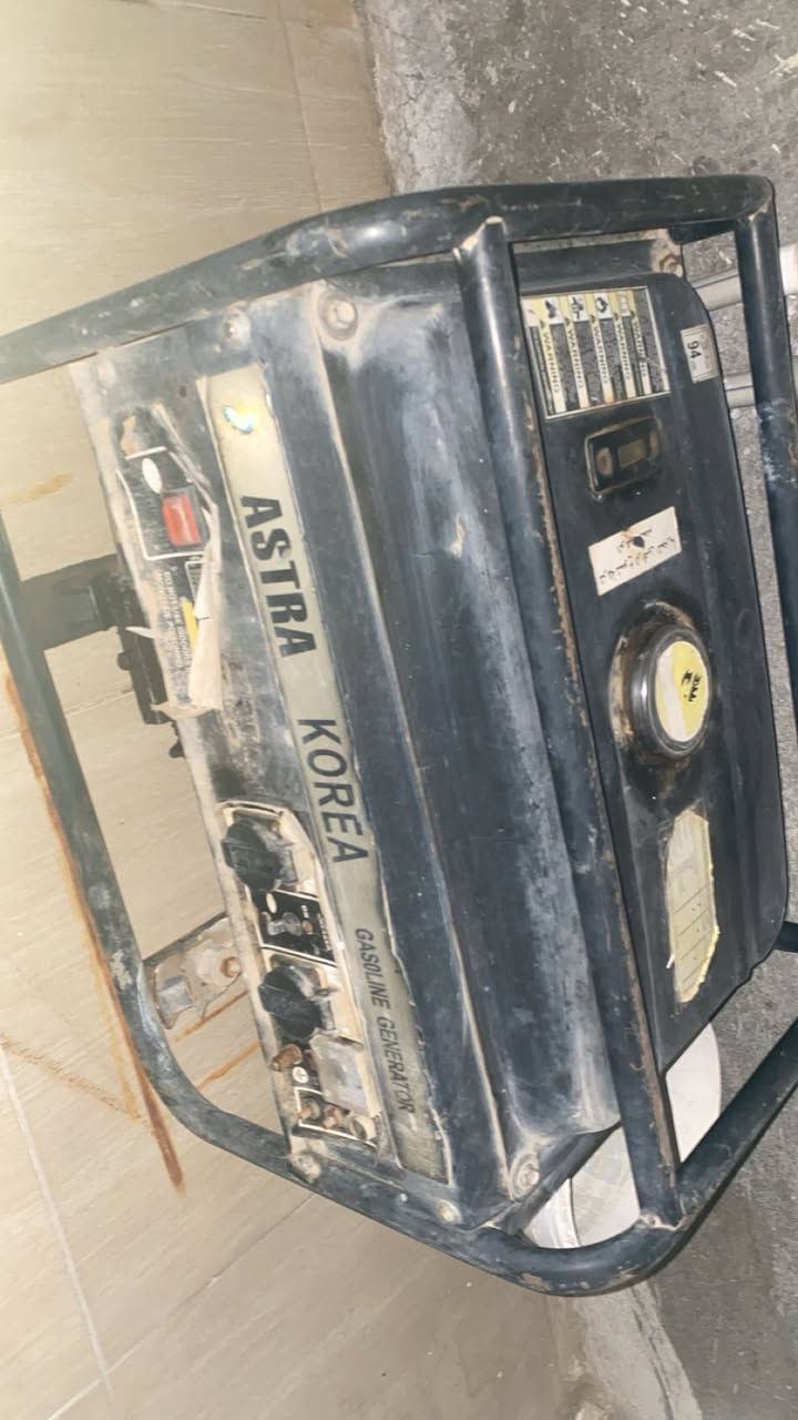 مۆلیدە ١٢ ئەمپێری بەشەرت یەک دوو شتی پێویستە بیگۆڕی مەسرەفی ١٠ ھەزاری تیایە نرخی ١٢٥ ھەزار ***********
