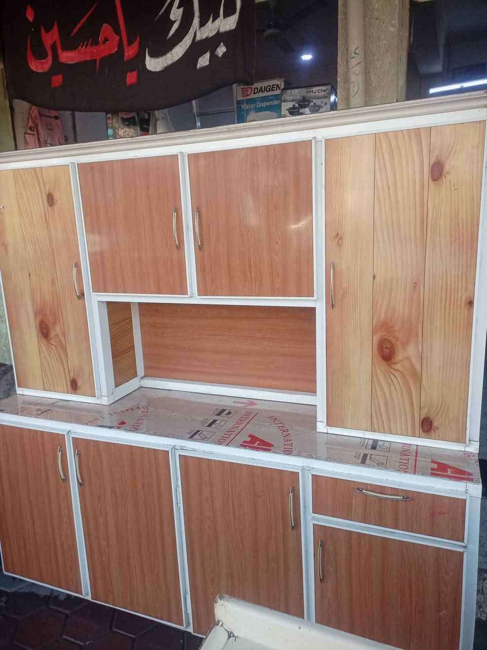 كاونتر 2متر سعر 150.الف الاستفسار على خاص او الاتصال ***********عنوان واسط الصويره حي الشهداء
