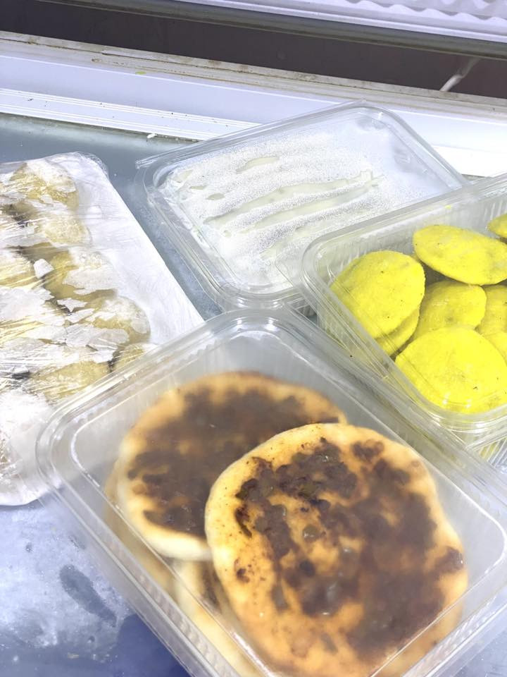 🍽️ بمناسبة شهر الخير، وفرنالك ألذ المأكولات بأسعار مميزة:
🔸 كبة عادية – 25 قطعة بـ 5,000 د.ع
🔸 بورك – 25 قطعة بـ 5,000 د.ع (يوجد بالجبن)
🔸 سمبوسة – 25 قطعة بـ 5,000 د.ع (يوجد بالجبن)
🔸 كبة سلك – 12 قطعة بـ 5,000 د.ع

🫓 الكليجة الرمضانية:
▪️ كيلو كليجة تمر ولبغراش بـ 7,000 د.ع
▪️ كيلو كليجة جوز بـ 9,000 د.ع

🥩 قطعتين لحم بعجين بـ 1,000 د.ع

❄️ جميع المنتجات جاهزة للتفريز والطبخ فورًا
🌙 مثالية لسفرة الإفطار والسحور

📞 للحجز والاستفسار:
***********
أو عبر الدايركت
