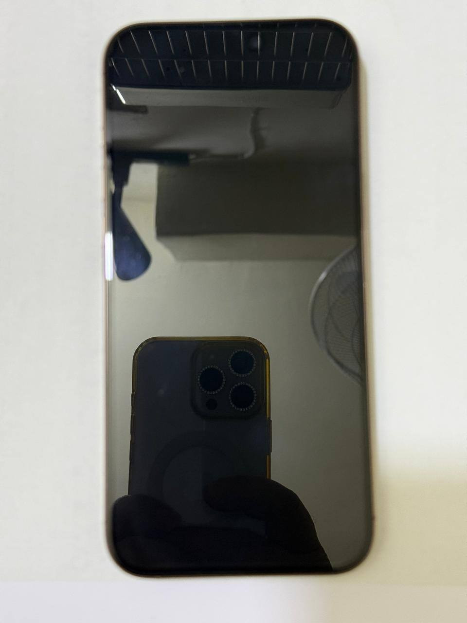 السلام عليكم
ايفون 16 برو ماكس نظيف جدا 
ذاكرة 256
حالة البطارية 100%
عدد الدورات 87 
اول استخدام سبتمبر 2025
ضمان الى شهر العاشر 2026
السعر 1.450.000 
العنوان بغداد حي العامل
***********
