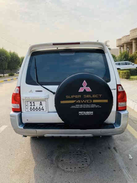 السلام عليكم 
باجيرو 2007 خليجي للبيع مكفوله من الصبغ عدا خشم الجاملغ الأمامي والدعامات للجماليه بدون قطرة معجون 
رقم بغداد ممميز باسمي (66664) رقم دولي الجديد وهزه جديده تحويل مباشر 
مكينة 3000 
صدر امامي خلفي جديد شاده ع ايدي 
منظومة تبريد جديده ❄️ ثلج 
تخم تايرات 4 جديد جواها 
غرفتها جديده ونظيفه كلش 
كير ومحرك مكفول 
السياره كلش جديده وجاهزه مابيها اي نقص 
السعر 135$ وبيها مجال حك الجيه 
قيم الرقم مالتها بالسوك وشوف سعره شكد وخابرني 
لتكلي سعرها هواي الله يخليك لان ادري بخواتها 110 بالسوك 

مكانها بغداد العامريه 
*********** اتصال 
*********** واتس
