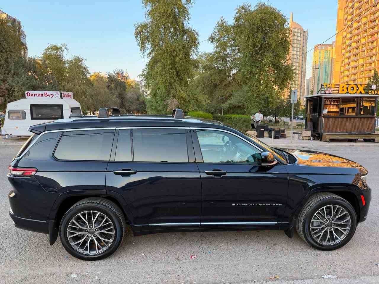 السلام عليكم
2023 JEEP GRAND CHER L SUMMIT
جيب سومت 2023 ( امريكي )
 رقم السيارة أربيل
 الفحص المروري والهزه جديده  
سعر مناسب  36500$🔥
رقم الشاصي 1C4RJKEG6P8732411
2 كلر اسود
الحادث 
الجاملغ خلفي طرف يسار وجزء من باب الصندوق وصبغ بنيد من امريكا صور الحادث موجودة مع الصور ايرباكات سليمه 100‎%‎ 
المحرك : V6. 3.6L .
ماشية : 30 mi
موصفات:
رباعي 4x4
  نظام تعليق هوائي (جكات).
  قيادة ذاتية عند المنعطفات.
  رادار امامي مع مانع تصادم .
  نظام الرؤية الليلية.ناضور ليلي
  تحذير الخروج عن المسار .
  مستشعر نوم السائق مع نظام التوقف الآلي
  تحذير النقطة عمياء ٥ .
  نظام تحذير عند التقاطعات.
  نظام تحذير عند تجاوز السرعة المحددة.
  نظام عرض المعلومات على الزجاج الامامي (HEAD UP
‏(DISPLAY
  نظام تقليل الضجيح داخل المقصورة.
  إنارة محيطية.
  شاحن موبايل وايرلس.
  تعديل وضعيات مقود السائق كهربائيا.
  مرايا تعتيم ذاتي.
  المرايا الجانبية قابلة للطي كهربائيا
مرايا الجانبية فاد
نظام الصوت من ماكنتوش مع 19 سماعة.
ويل قياس 21 انج .
* سقف بانوراما .
  شاشه كبيرة 10.1 انج .
  شاشة للراكب الأمامي .
  نظام الخرائط (GPS) .
  عرض خرائط الطريق على لوحة القيادة.
  لوحة القيادة بقياس 12 أنج.
 5 كاميرات خارجية مع بخاخات ماء للتنظيف.
4 كامرات داخلية
 كاميرا للمرأة الداخلية.
  تصوير حراري ليلي .
  المصابيح الأمامية زنون .
  كشافات الضباب زنون .
  دخول ذكي.
  بصمة على 5 ابواب للدخول الذكي.
  تشغيل عن بعد .
  الصندوق الخلفيي كهربائي .
  فتح الصندوق الخلفي مع حركة القدم.
أقل
  فرش المقصورة الداخلية من الجلد الطبيعي الفاخر.
  اضافات من الخشب الطبيعي للمقصورة الداخلية.
  ذاكرة لحفظ وضعيات الجلوس للمقاعد الأمامية
  مساج للمقاعد الامامية .
  المقاعد الأمامية كهربائية .
  المقاعد الأمامية تبريد وتدفئة .
  المقاعد الخلفية تدفئة وتبريد .
  ستائر للشبابيك الخلفية.
  انارة داخلية LED متعددة الالوان .
  حساسات امامية وخلفية .
  7 راكب 
  مكيف خلفي مع وحدة تحكم منفصلة .
  تدفئة مقود القيادة.
  مانع تصادم خلفي .
  بلوتوث تلفون .
  محدد سرعة .
  نظام التشغيل والاطفاء الاوتوماتيكي
  مكيف خلفي مع وحدة تحكم منفصلة .
  تدفئة مقود القيادة.
  مانع تصادم خلفي .
  بلوتوث تلفون .
  محدد سرعة .
  نظام التشغيل والاطفاء الاوتوماتيكي .
  نظام بريك اوتماتيكي
بعد هواي موصفات اعلى فئه 1/1
  مكان السياره اربيل 

                                                                ***********     
                                                               ***********
