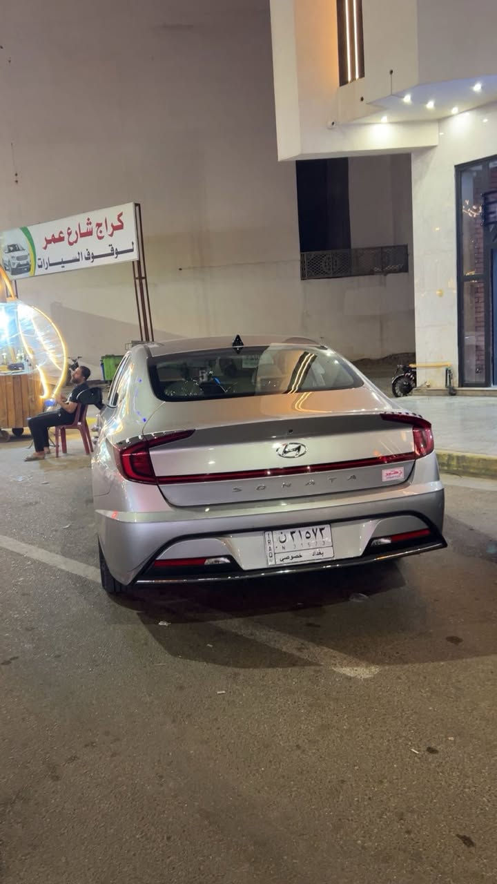 سلام عليكم سوناتا موديل2021 حجم المحرك 2500ضرر شبر بجاملخ يم باب سايق
سيار وارد أمريكي 
تحكم ستيرن 
تحديد مسار 
وقوف ذاتي
ردار امامي 

سيارة فول موصفات ماعد فتحه و بصمه 
حساسات بيه رادرات 
سياره حره  باسمي
السعر 145وبيها مجال حك جيه 
الرقم الهاتف ‭***********‬

