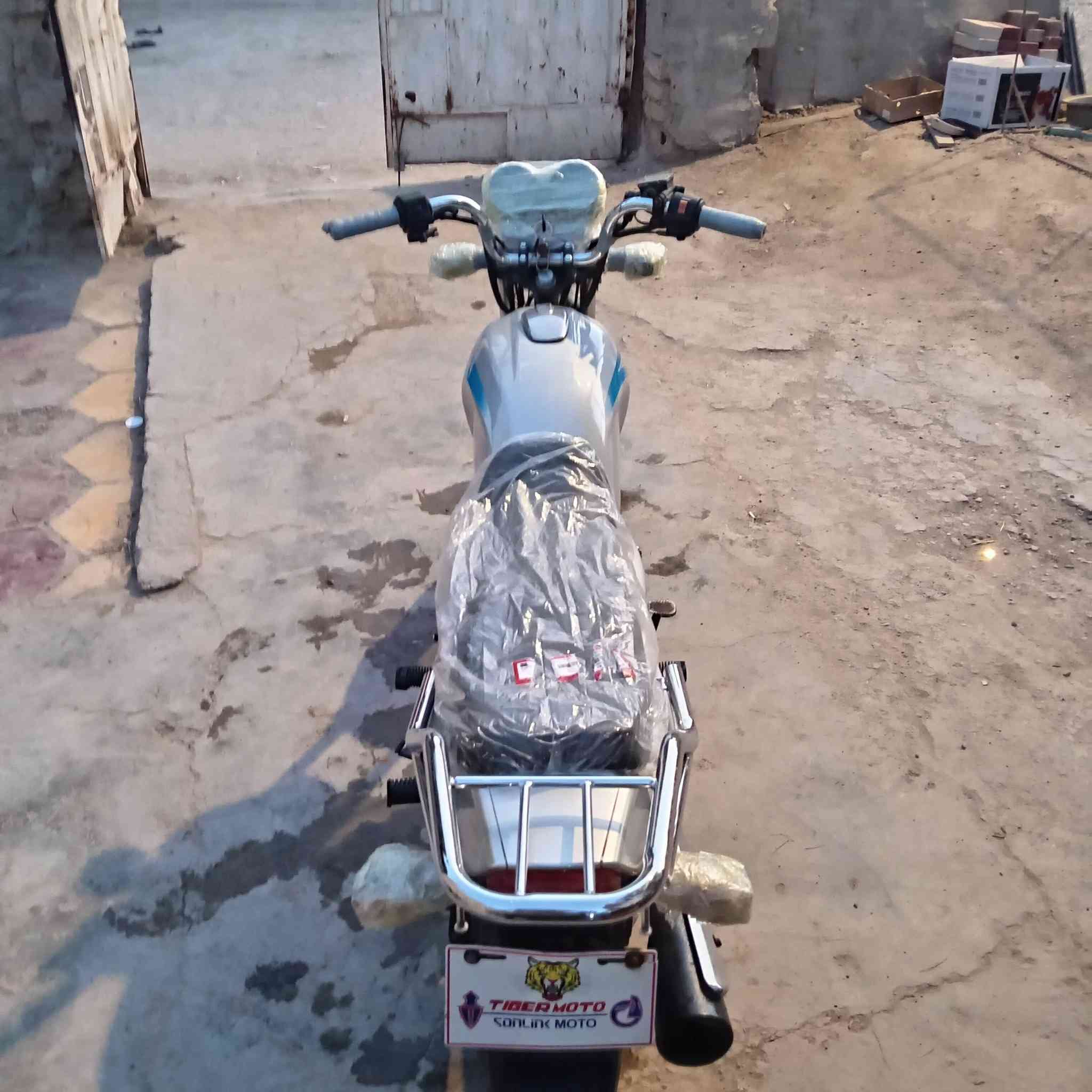 دايون عضم للبيع موديل ٢٣ أوراق سكنر مكفوله من كلشي ***********
