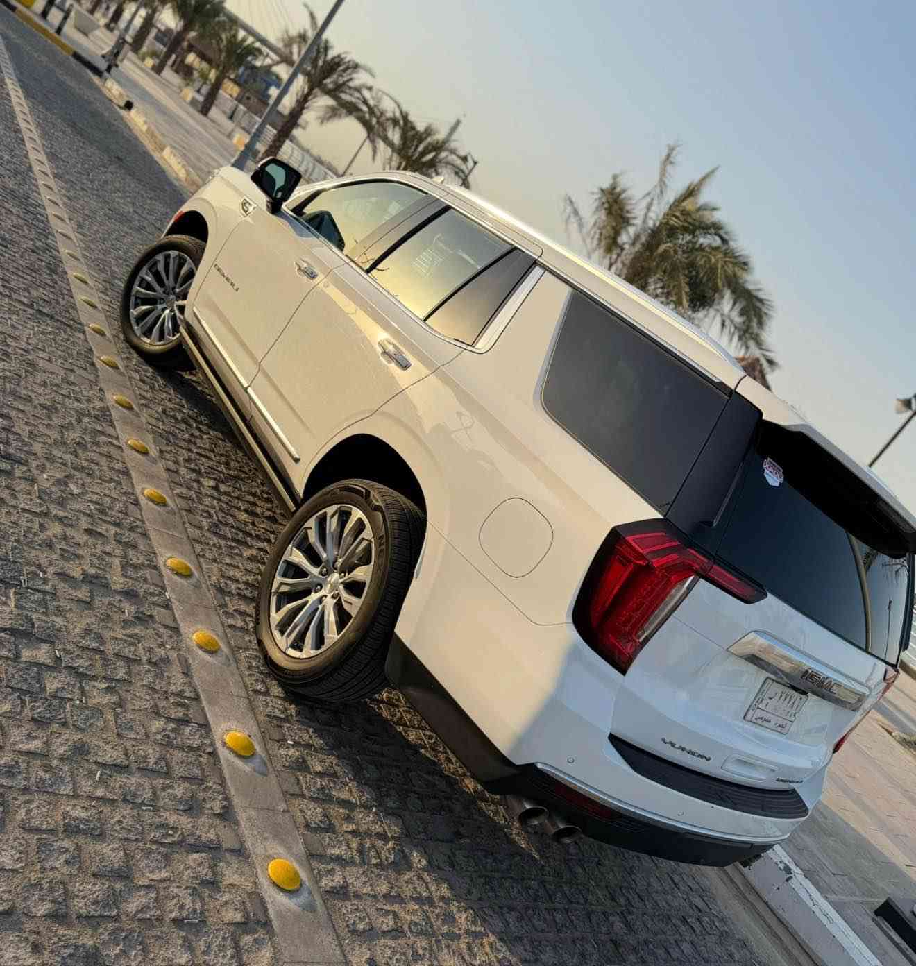 يوكن دنيالي 2021 وارد امريكا رقم بصرة  شبه مميز ماشيه 68 الف كيلو 
بيه جاملغ صفحة السائق وبنيد 
مكينة كير مافتوح بيه برغي على البلاد  
السعر 440 
للاستفسار / *********** البصرة, العراق
