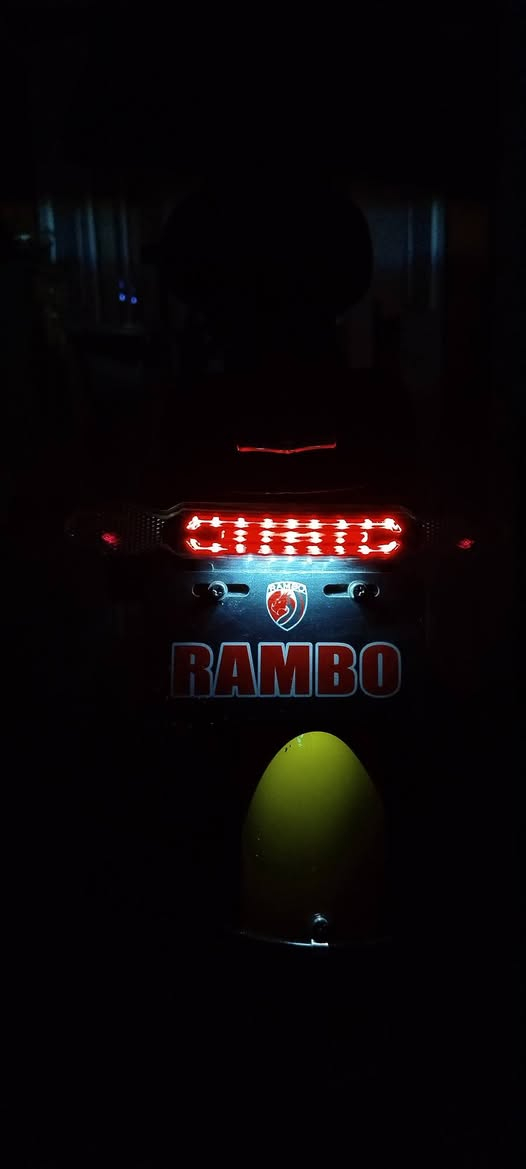 باسكال شحن للبيع سعر 400 الف مجال قليل
[مواصفات]
1)لايت عالي ناصي 
2)اشاره يمنه يسره 
3)ليزر جانبي 
4)شاشه تبين الشحن والعطلات والسرعة وعدد الكيلو مترات 
5) بلوتوث 
6)مرايات جانبيه 
7) اربع سرع 
8)ليد نهاري امامي 
9)تايات جديده صار اسبوعين من مشريهم 
10)منفذين يو اس بي تكدر تشحن مبايلين 
11)استاند مبايل 
12)اصطوب امامي خلفي شغال 
13)سرعه 50 (حقيقة 35)
14)هورن
15) شاحن لشحن البطاريات 
16)يستخدم البايدار من يخلص الشحن او تكدر تشحن الباسكل انت وعتسدخدم البايدار 
17)كشن خلفي تكدر اصعد واحد وراك
18)يكفيك الشحن حوالي 3 الى 4 ساعات حسب السرعه والوزن 19)اربع دبدلات خلفي واثنين امامي
20)يبين الشحن اربع شخطاط بدل من عدد


**إذا كنت صاحب هذا الإعلان وتريد حذفه لأي سبب، رجاءا أرسل رسالة إلى الدعم الفني**