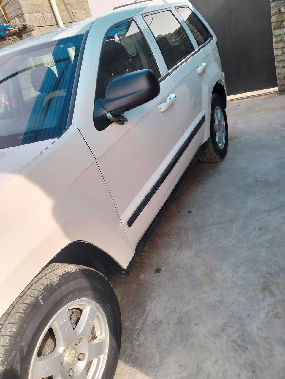 السلام عليكم جيب شيروكي 2008 رقم بغداد بيها صبغ قطعتين *********** السعر 120 المكان بغداد
