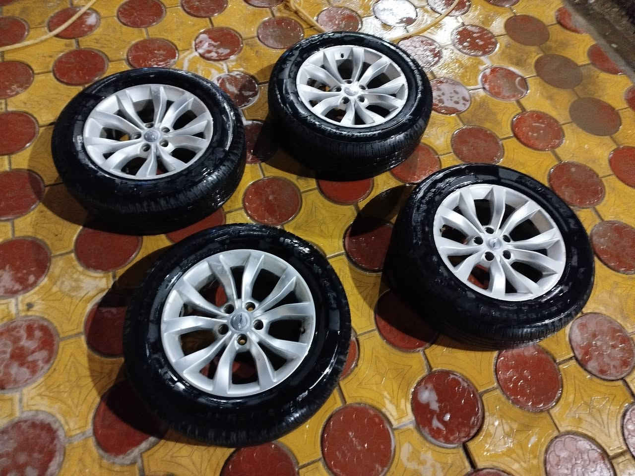 سبير اوباما عدد 4 حجم 17 ابو الوردة +تاير كوري اصلي نضافه 100٪ صارلة شهر من شديتهن من ما بيهن بنچر


**إذا كنت صاحب هذا الإعلان وتريد حذفه لأي سبب، رجاءا أرسل رسالة إلى الدعم الفني**