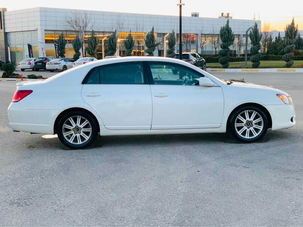 ***********شوين سليمانى سعر118 گەلاوكه ميك مه عامه له 
ئەڤەلۆن مۆدێل 2009يه ك پارجه بؤياخ جه مه له خى پێشەوە مواسەفات ئەمەريکی چوارتایە وویل نوێی لەژێردایە سوکان ڤۆلوم ئاوێنە کاربا شاشە ئایپات گێرومەکینە بەشەرت کاربای بەشەرت تەقەورەقە بەشەرت سەنەوی بەسەر جوە رەقەم تازە السليمانية, العراق
