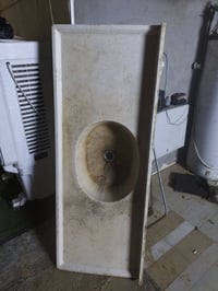 سنك مرمر • يحتاج تنظيف • الحبانية الإسكان