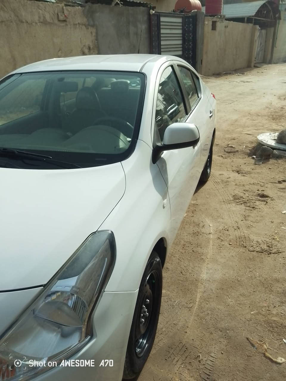 السلام وعليكم شباب نيسان صني هندي بليته زركه مديل 2023 كفاله عامه ما عده بيهه بارد بل داير الخلفي وشويه من الباب ماشيه 55الف مكان بصره شط العرب الجزيره السعر 118 رقم الهاتف ***********
