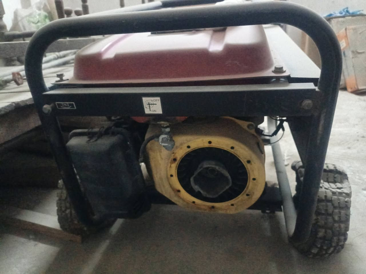 السلام عليكم مولد للبيع شغالة 
السعر 250 مكاني مدينة الصدر
للاتصال ***********
