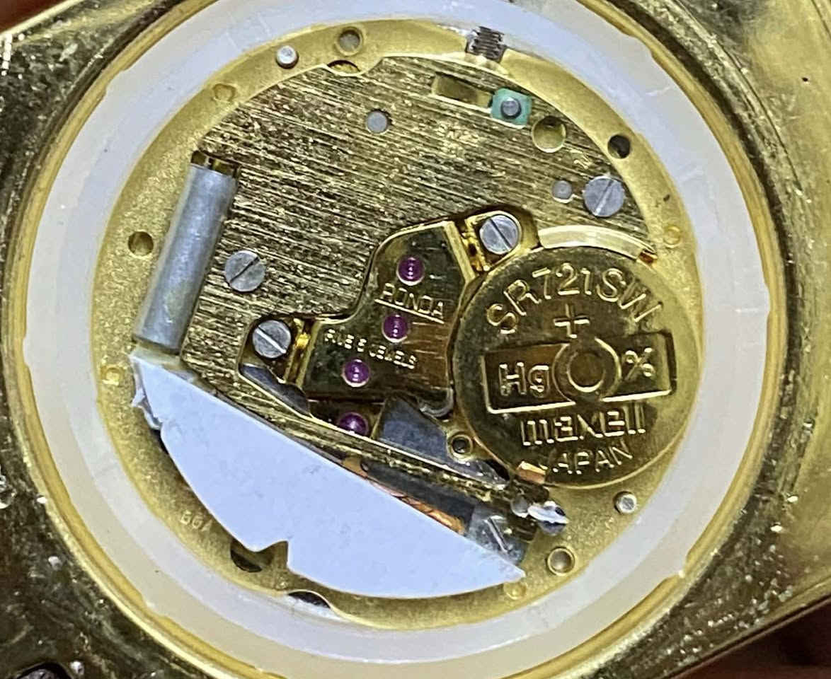 سويسري اصلي
موديل روعة
سير وبك اصلي

شكل مختلف مميز 

الماكنة عاطلة 

٧٠ الف


**إذا كنت صاحب هذا الإعلان وتريد حذفه لأي سبب، رجاءا أرسل رسالة إلى الدعم الفني**