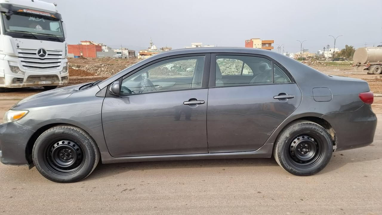 تويوتا كرولا 2011 امريكي 
غرامة 1,810,000
يةك جاملغ دواي سايق صبغه و صندوق تبديل شركة
ايرباك و مكينه و گير بەشەرت پيش و پاش كبس
نرخ (سعر) 115 ورقة و كەمەک مجال
 هزە 2020 سەنەوی بە ناومە
 208 هزار رويشتووه
***********
